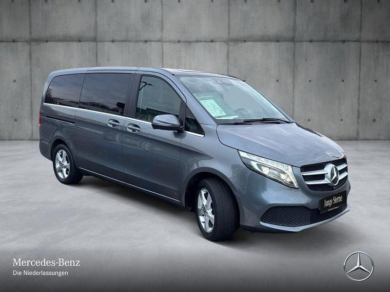 Gebraucht Mercedes V220 Avantgarde 163 PS (119 kW) 2020 Grau Van / Kleinbus