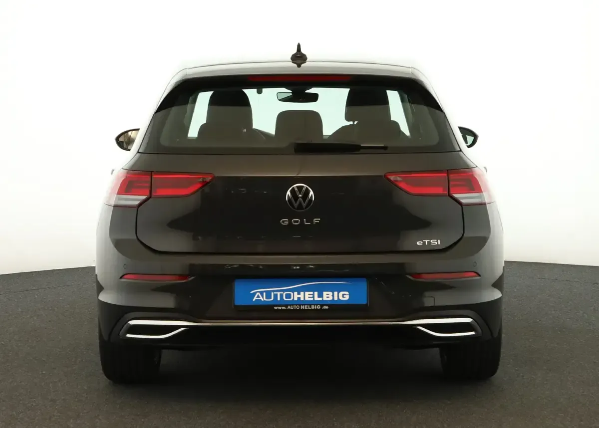 Gebraucht VW Golf Style 150 PS (110 kW) 2024 Uranograu SUV