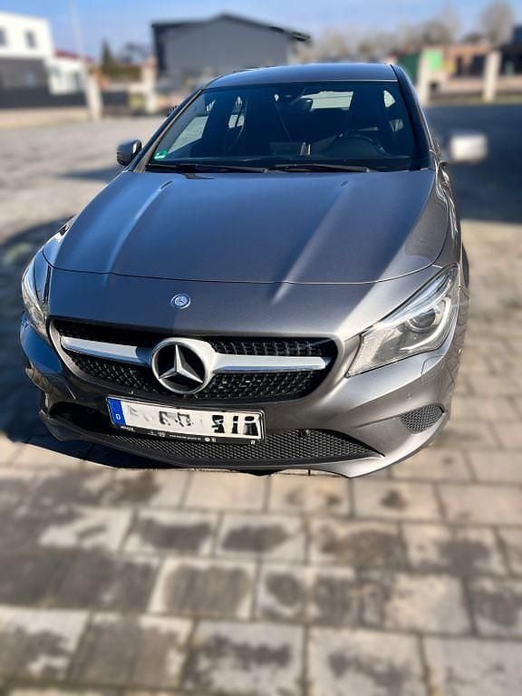 Gebraucht Mercedes CLA220 Urban 177 PS (130 kW) 2015 Grau Limousine