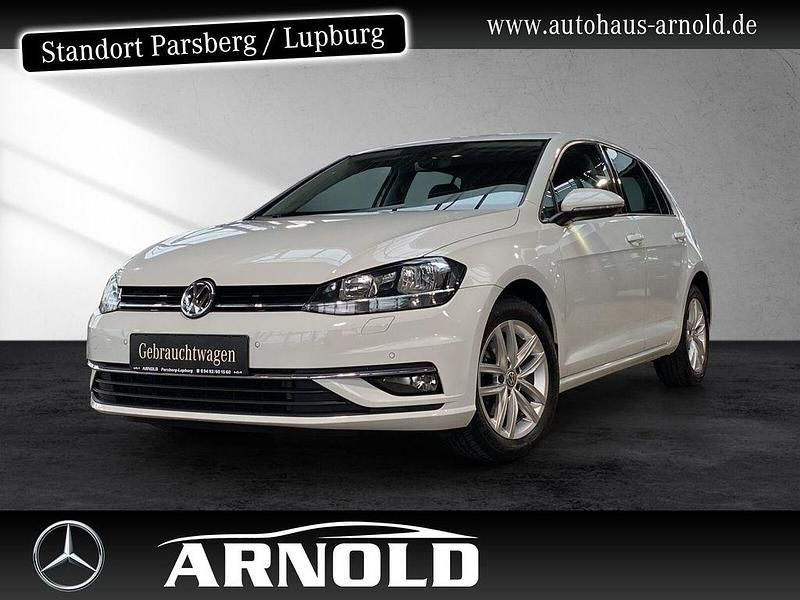 Pure white Gebraucht 2017 VW Golf VII Comfortline Limousine | 12.790 € (Guter Preis) - Bild 1/4