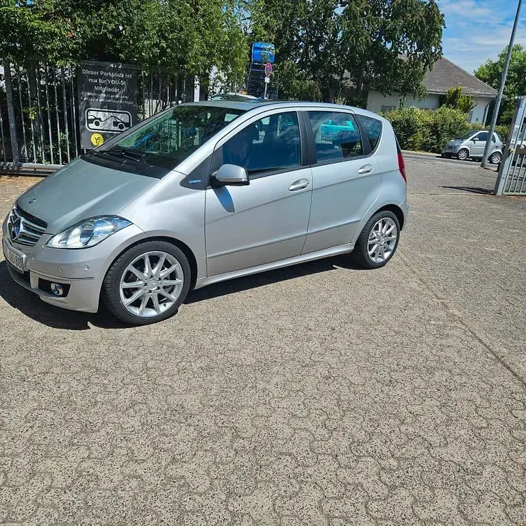 Gebraucht Mercedes A160 Avantgarde 82 PS (60 kW) 2010 Silber Limousine