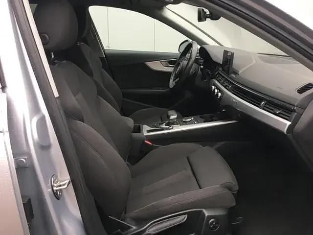 Gebraucht Audi A4 S-Line 218 PS (160 kW) 2018 Florettsilber metallic (metallic) Kombi