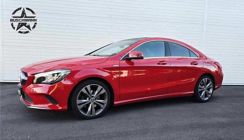 Rot Gebraucht 2018 Mercedes CLA200 Urban Limousine | 20.499 € (Guter Preis) - Bild 1/4
