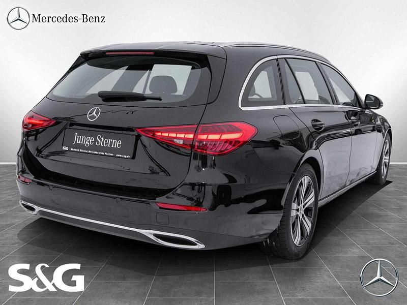 Gebraucht Mercedes C200 Avantgarde 163 PS (119 kW) 2024 Metalliclack obsidianschwarz Kombi