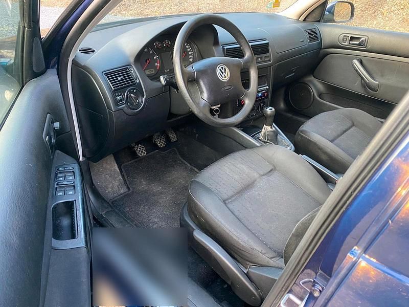 Gebraucht VW Golf IV 101 PS (74 kW) 2002 Blau Kleinwagen