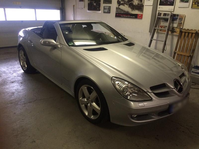 Second-hand Mercedes SLK200 163 CP (119 kW) 2004 Argintiu Cabrio