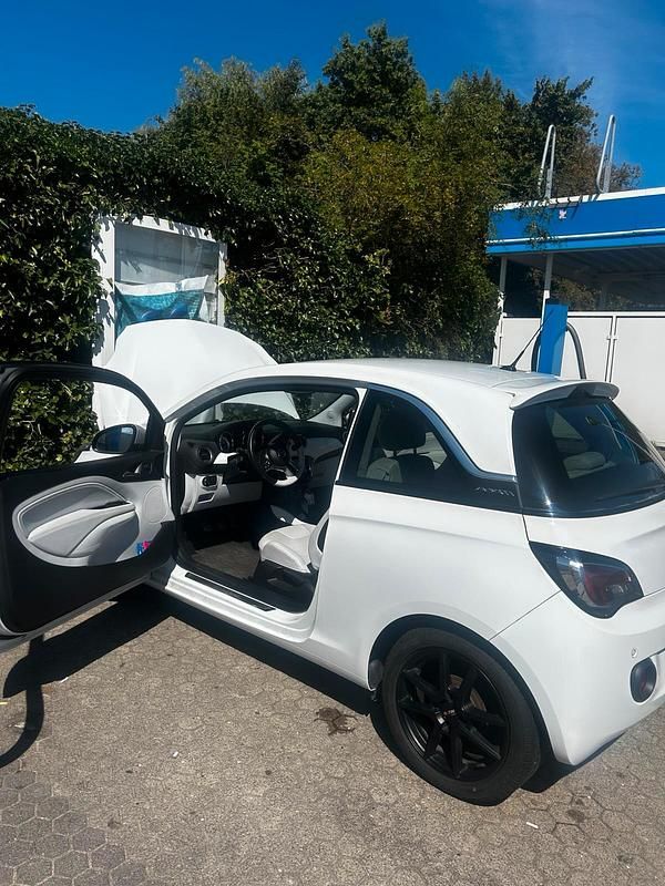 Weiß Gebraucht 2014 Opel Adam Kleinwagen | 6.200 € (Guter Preis) - Bild 1/4