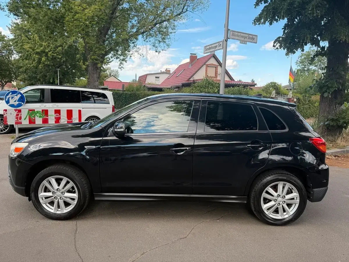 Gebraucht Mitsubishi ASX 117 PS (86 kW) 2011 Schwarz SUV