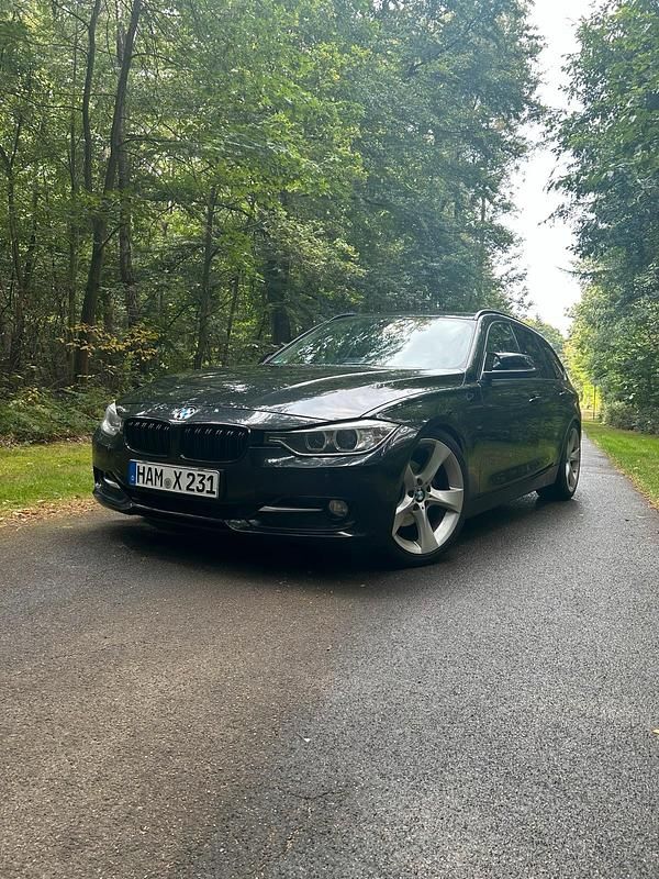 Schwarz Gebraucht 2014 BMW 320 Sport Line Kombi | 8.000 € (Superpreis) - Bild 1/4