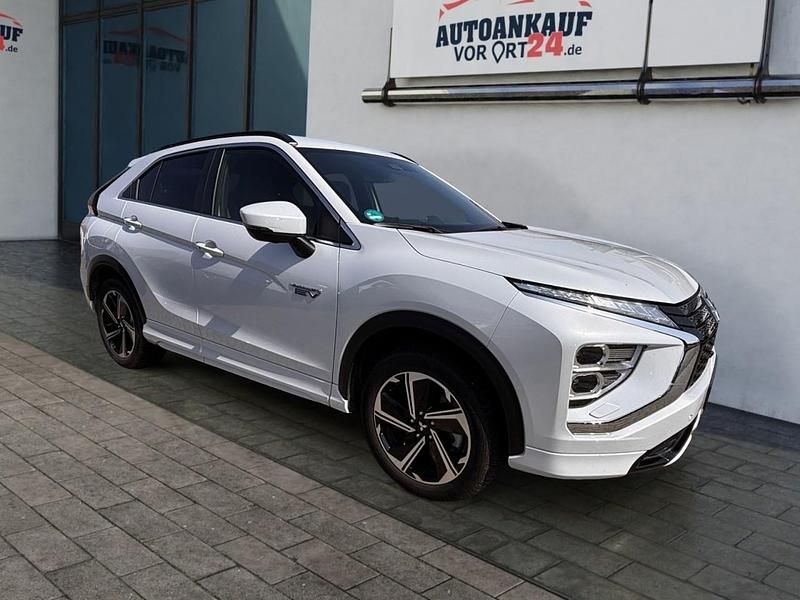 Titanweis (weiß) Gebraucht 2024 Mitsubishi Eclipse Cross Plus SUV | 28.816 € (Etwas zu teuer) - Bild 1/4