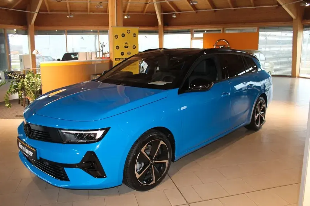 Używany Opel Astra 131 KM (96 kW) 2026 Niebieski Kombi