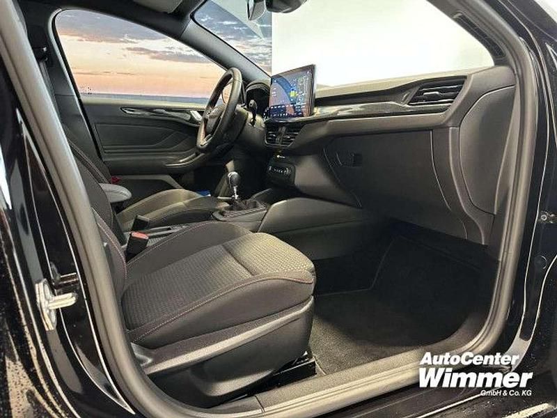 Gebraucht Ford Focus ST-Line 125 PS (91 kW) 2024 Agate black metallic Kombi