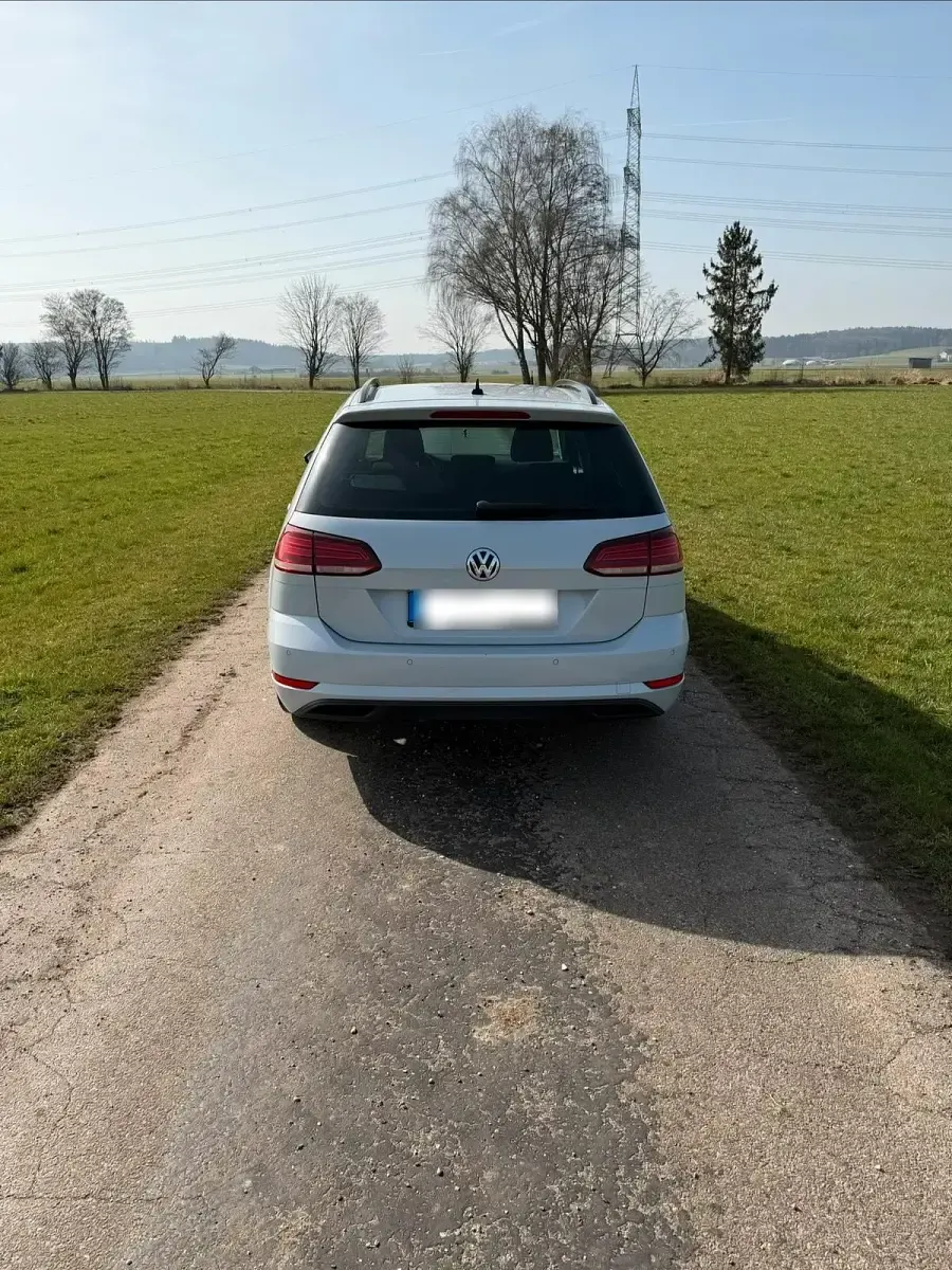 Second-hand VW Golf VII 116 CP (85 kW) 2017 Andere farben Break