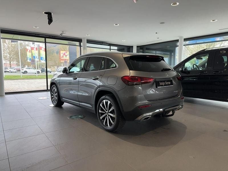 Second-hand Mercedes GLA250 Progressive 218 CP (160 kW) 2022 Gri SUV
