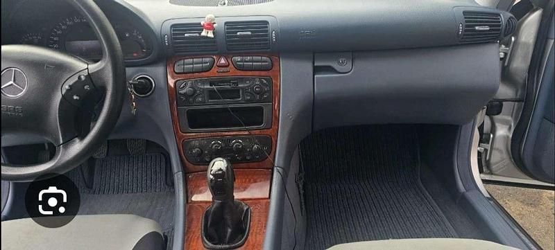 Gebraucht Mercedes 180 140 PS (102 kW) 2004 Grau Limousine