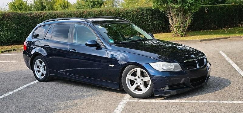 Blau Gebraucht 2008 BMW 318 Kombi | 1.000 € (Superpreis) - Bild 1/4