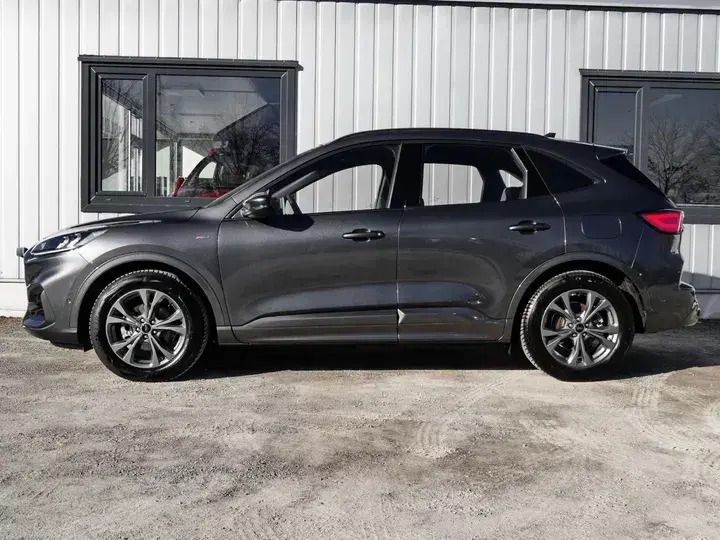 Gebraucht Ford Kuga ST-Line 190 PS (139 kW) 2024 Grau SUV