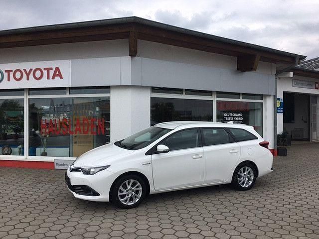Weiß Gebraucht 2018 Toyota Auris Touring Sports Comfort Kombi | 12.990 € (Fairer Preis) - Bild 1/4