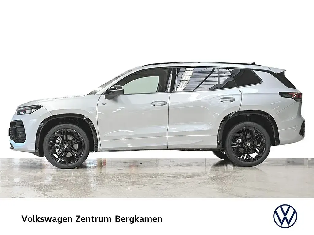 Neu VW Tayron R-line 193 PS (141 kW) 2026 Oyster silver metallic SUV