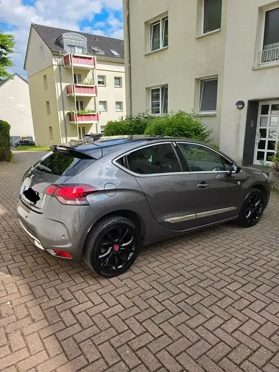 Gebraucht DS Automobiles DS4 131 PS (96 kW) 2017 Grau Limousine