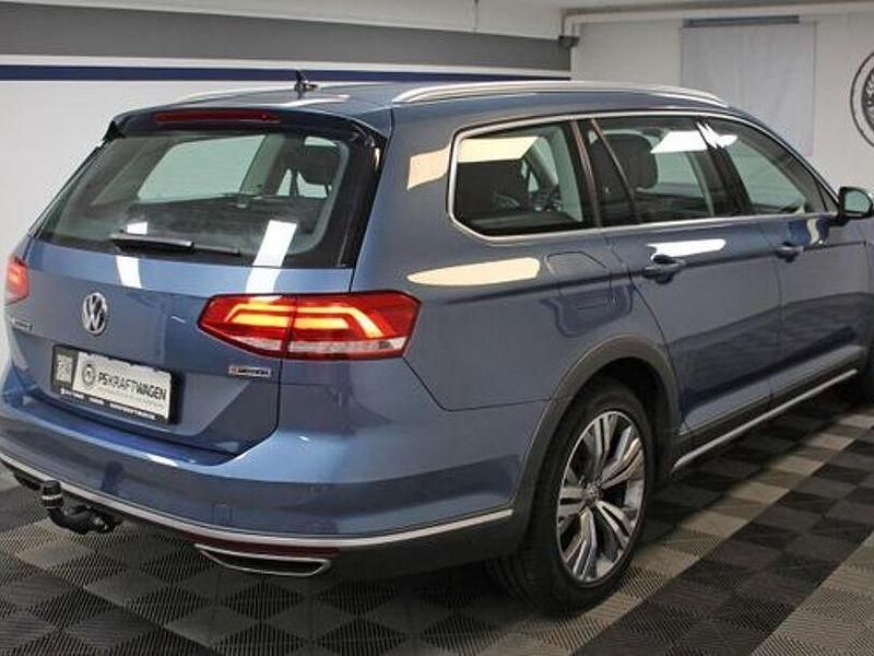 Gebraucht VW Passat Alltrack 220 PS (161 kW) 2018 Blau Kombi