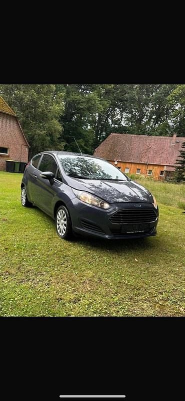 Grau Gebraucht 2014 Ford Fiesta Kleinwagen | 3.700 € (Superpreis) - Bild 1/4