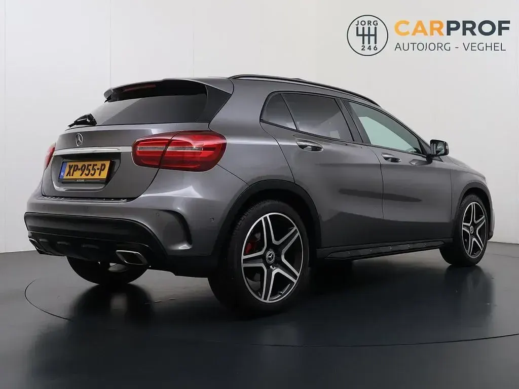 Gebraucht Mercedes GLA180 Business 122 PS (89 kW) 2019 Grau SUV