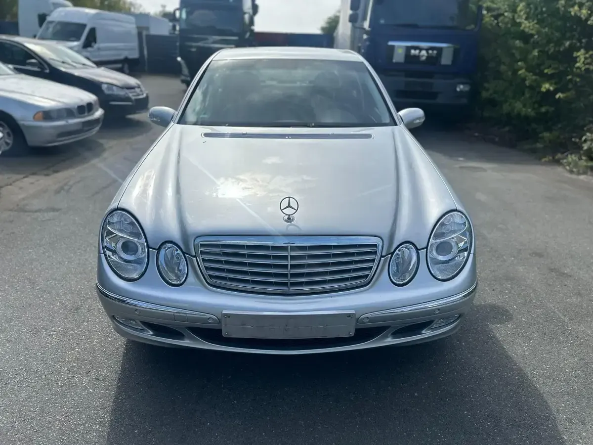 Brugt Mercedes E320 Elegance 204 HK (150 kW) 2003 Sedan
