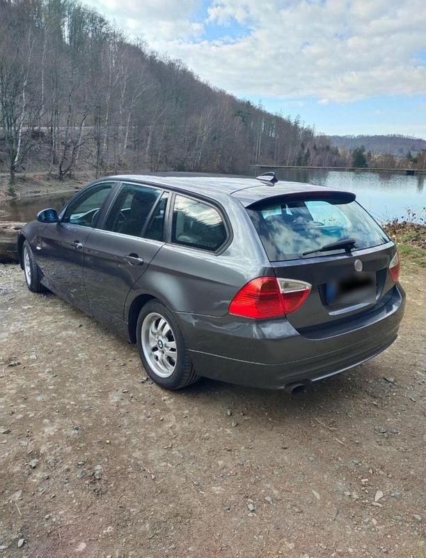 Gebraucht BMW 318 129 PS (94 kW) 2006 Grau Kombi