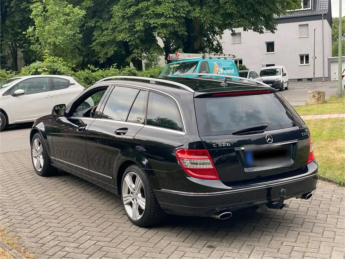 Gebraucht Mercedes C320 224 PS (164 kW) 2010 Schwarz Kombi