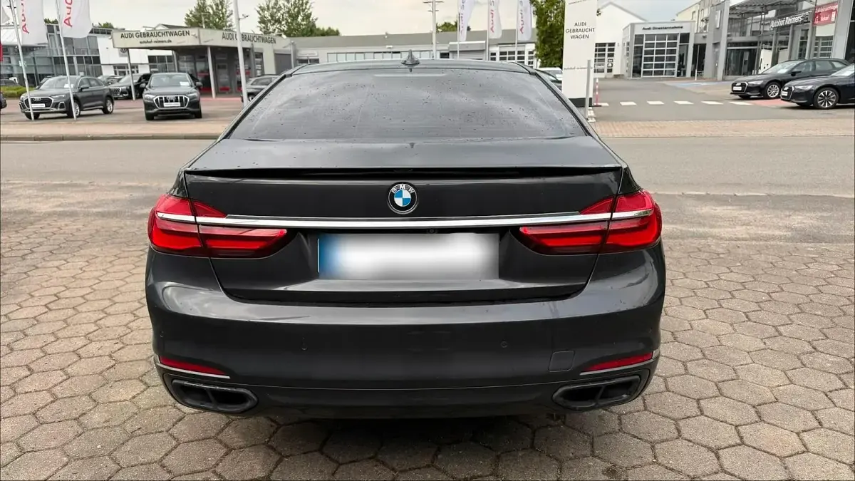 Gebraucht BMW 740 320 PS (235 kW) 2017 Limousine