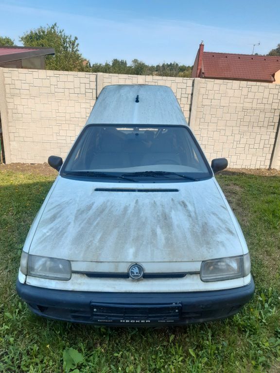 Weiß Gebraucht 1999 Skoda Pick-up Abholung | 3.000 € - Bild 1/4