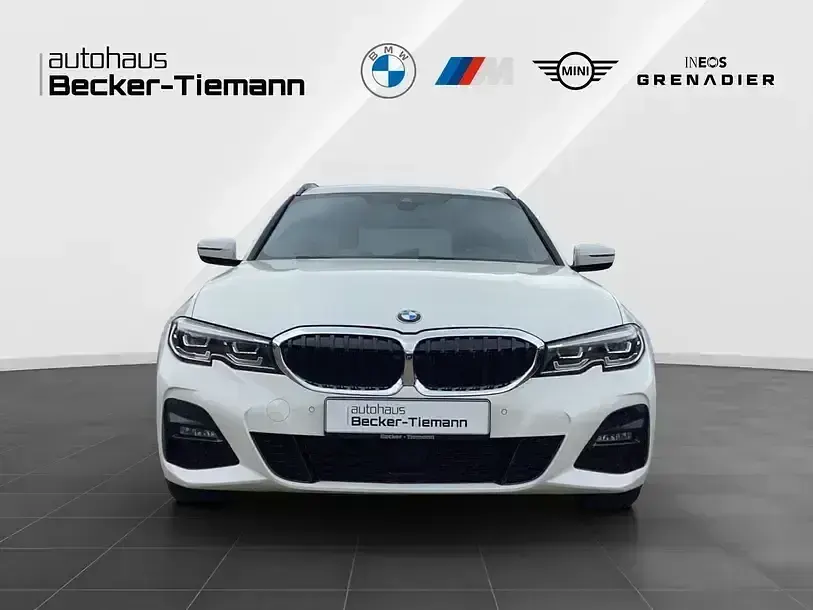 Gebraucht BMW 330 M Sport 258 PS (189 kW) 2021 Alpinweiß uni Kombi