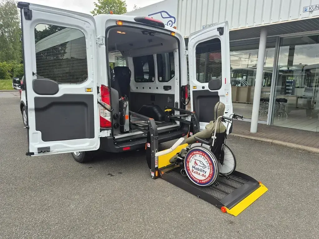 Neu Ford Transit 150 PS (110 kW) 2025 Weiß Kombi