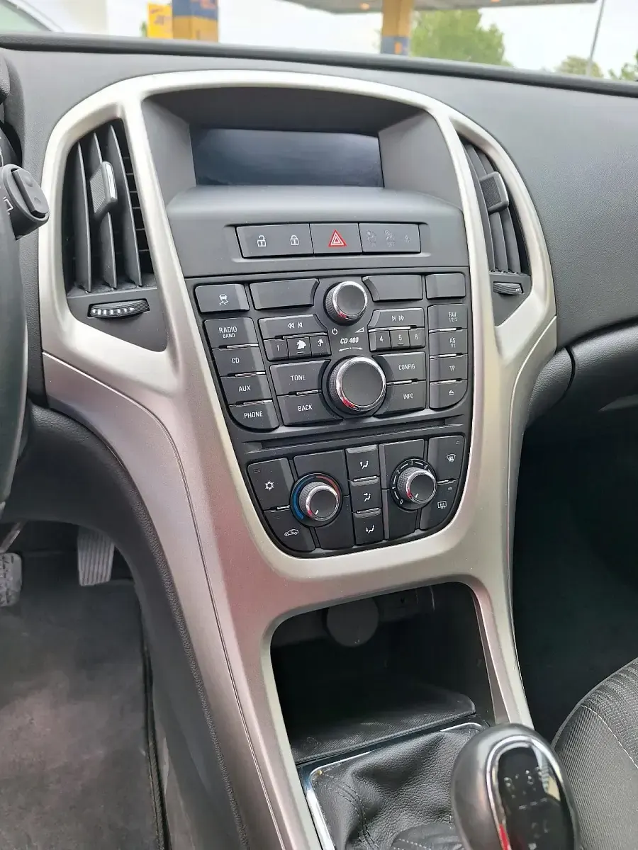 Gebraucht Opel Astra 100 PS (73 kW) 2011 Schwarz Limousine
