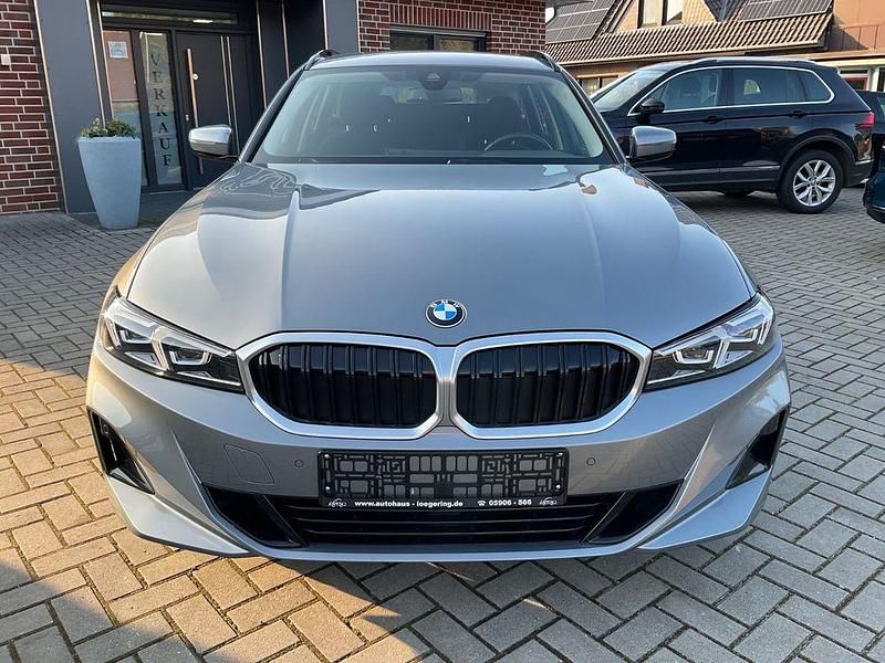 Gebraucht BMW 320 Advantage 190 PS (139 kW) 2023 Silber Kombi