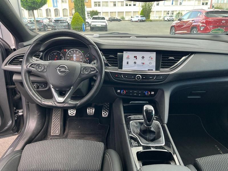 Gebraucht Opel Insignia Dynamic 165 PS (121 kW) 2017 Grau Kombi