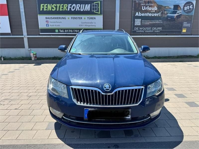 Blau Gebraucht 2014 Skoda Superb Ambition Kombi | 5.450 € (Guter Preis) - Bild 1/4