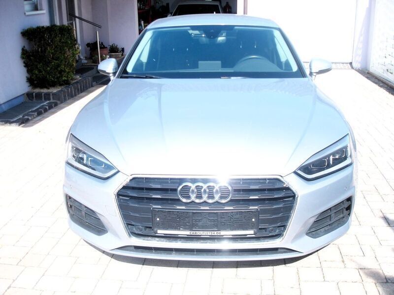 Grau Gebraucht 2020 Audi A5 Sportback Sport Kleinwagen | 22.999 € (Guter Preis) - Bild 1/4