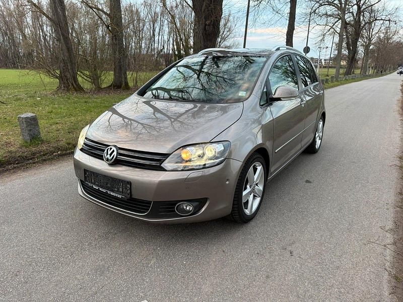 Gebraucht VW Golf VII Highline 140 PS (102 kW) 2013 Braun Limousine