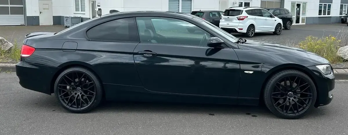 Gebraucht BMW 325 218 PS (160 kW) 2008 Schwarz Coupé