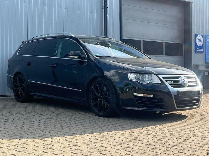Blau Gebraucht 2008 VW Passat R Kombi | 10.999 € - Bild 1/4