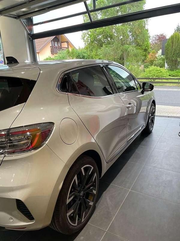 Gebraucht Renault Clio V 143 PS (105 kW) 2024 Grau Kleinwagen
