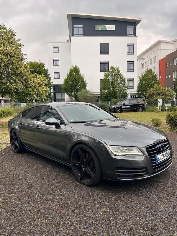 Grau Gebraucht 2011 Audi A7 Sportback S-Line Kleinwagen | 14.999 € (Fairer Preis) - Bild 1/4