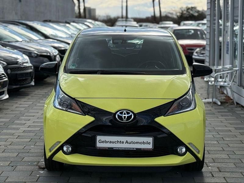 Gebraucht Toyota Aygo X-cite 69 PS (50 kW) 2016 Gelb Kleinwagen