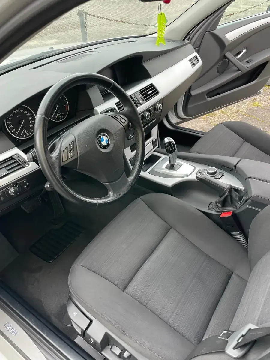 Gebraucht BMW 520 177 PS (130 kW) 2009 Silber Limousine