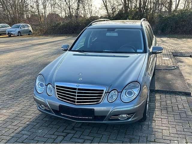 Używany Mercedes E220 170 KM (125 kW) 2008 Srebrny Kombi