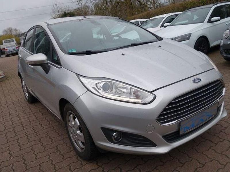 Gebraucht Ford Fiesta Titanium 90 PS (66 kW) 2013 Silber Kleinwagen