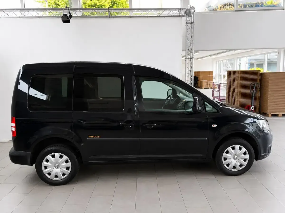 Gebraucht VW Caddy 105 PS (77 kW) 2011 Schwarz Van / Kleinbus