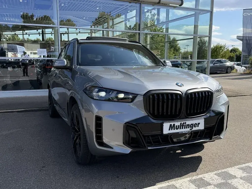 Neu BMW X5 M Sport 352 PS (258 kW) 2026 Grau SUV